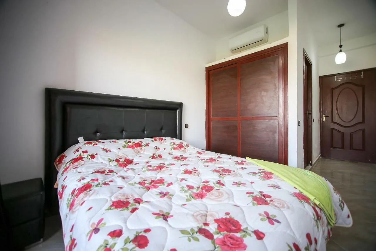 Bel Appartement 3 Chambres Et Grand Sejour, Sans Vis A Vis, Residence Familiale Marrakesh